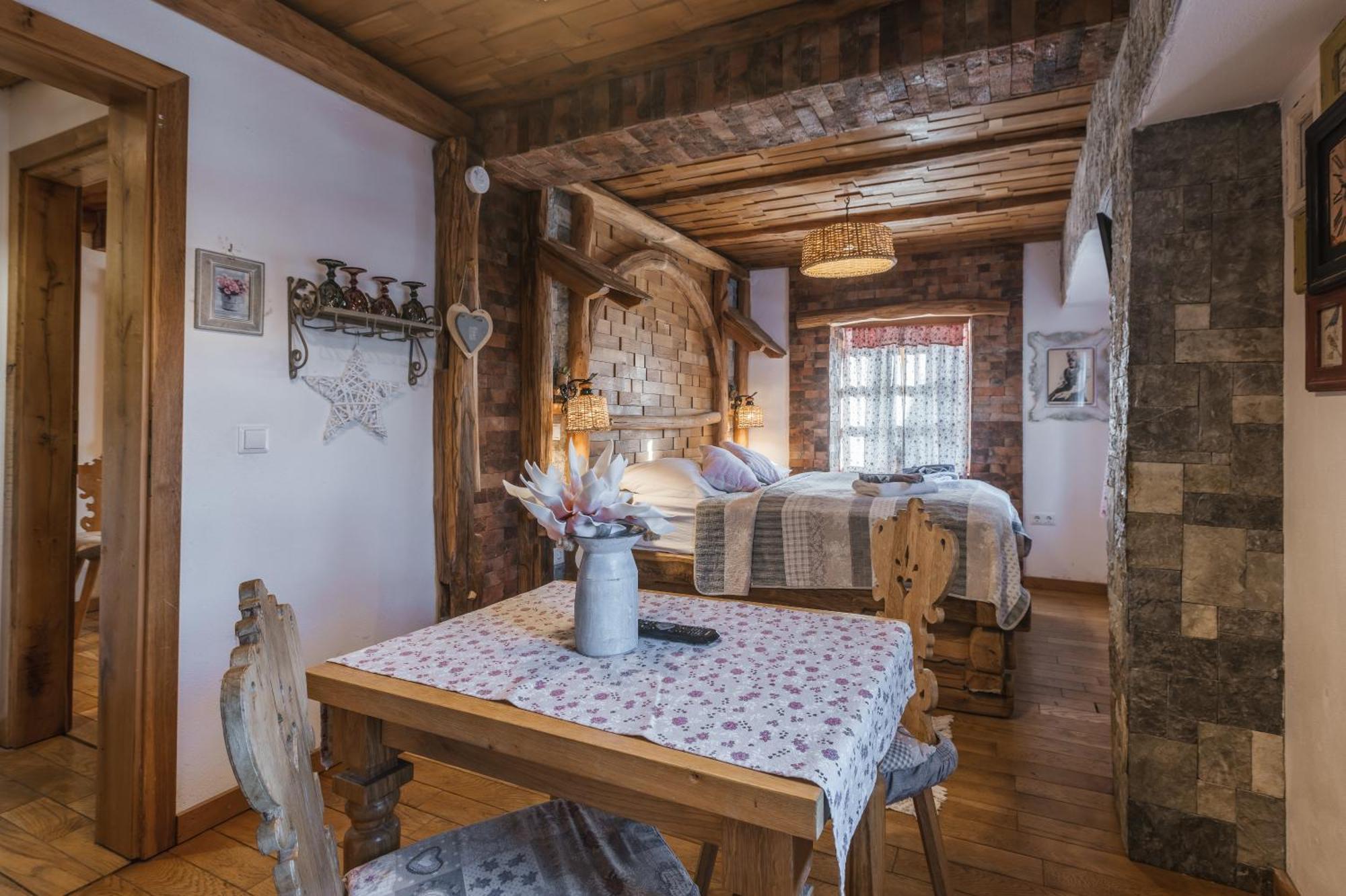 Old Bled House Hotel ภายนอก รูปภาพ